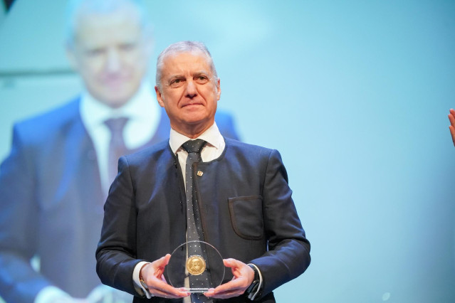 El exlehendakari Iñigo Urkullu durante la gala de los Premios Sabino Arana 2024