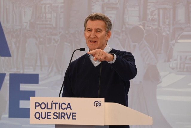 El presidente del PP, Alberto Núñez Feijóo, interviene durante el I Foro de Grandes Ciudades
