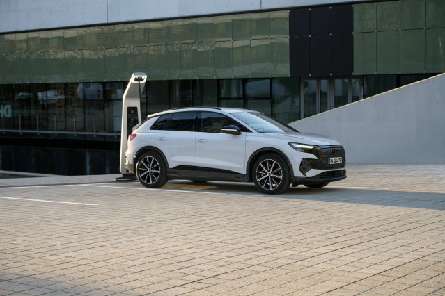 Audi presenta su modelo Q4 e-tron con autonomía de hasta 412 km y un precio de entrada de 46.150 euros