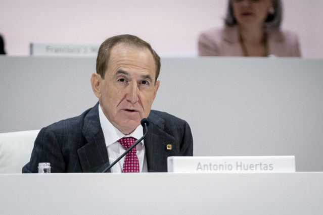 Archivo - El presidente de Mapfre, Antonio Huertas, durante una junta general de accionistas de Mapfre,  en el Palacio Municipal de Congresos del Campo de las Naciones, a 15 de marzo de 2024, en Madrid (España).