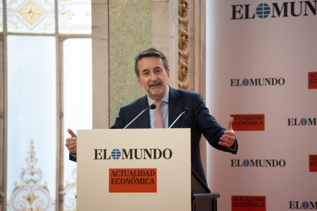 El consejero delegado de Repsol, Josu Jon Imaz, durante la entrega del Premio al Mejor Empresario del Año, en el Real Casino de Madrid, a 12 de febrero de 2025, en Madrid (España).