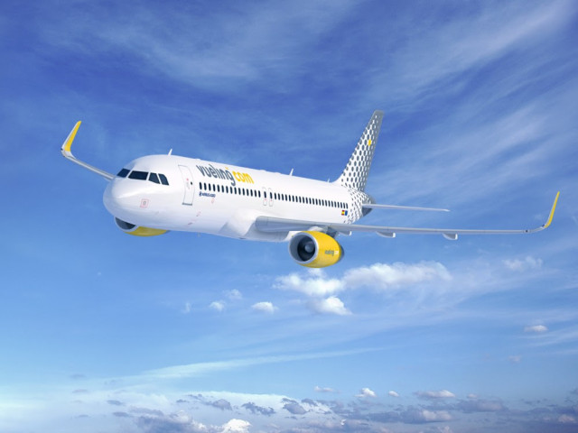 Archivo - Un avión de Vueling