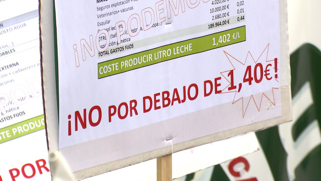 Concentración este jueves de UCCL frente a la Consejería de Agricultura, Ganadería y Desarrollo Rural.