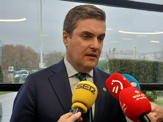 Archivo - El consejero de Industria, Transición Energética y Sostenibilidad, Mikel Jauregi