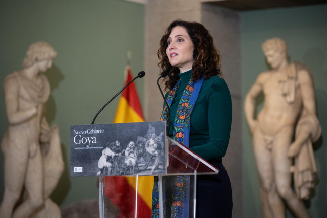 La presidenta de la Comunidad de Madrid, Isabel Díaz Ayuso, interviene durante su visita al nuevo Gabinete Goya, en la Real Academia de Bellas Artes de San Fernando