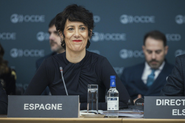 La ministra de Inclusión, Seguridad Social y Migraciones, Elma Saiz, durante la reunión ministerial de Política Social de la OCDE, que ha coopresidido junto a la ministra de Trabajo de Portugal. En París (Francia), a 14 de febrero de 2025.