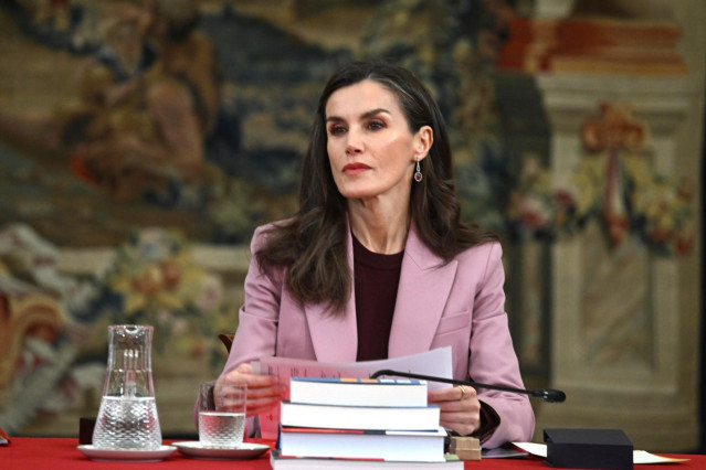 La Reina Letizia durante la reunión anual del Patronato Instituto Cervantes celebrada en el Palacio Real de El Pardo, a 05 de febrero de 2025, en Madrid (España).