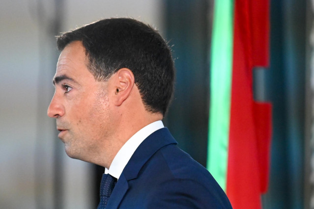 Archivo - El Lehendakari, Imanol Pradales, durante la rueda de prensa tras el Consejo del Gobierno Vasco para iniciar su año político, en el Palacio de Miramar, a 29 de agosto de 2024, en San Sebastián.