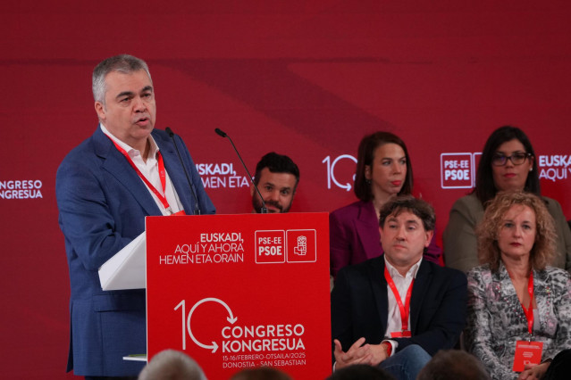 El secretario de Organización del PSOE, Santos Cerdán, interviene durante la clausura del 10º Congreso del PSE-EE