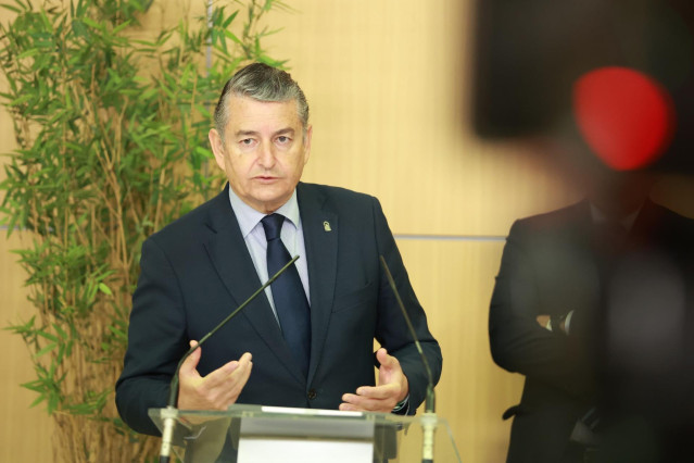 El consejero de la Presidencia, Interior, Diálogo Social y Simplificación Administrativa, Antonio Sanz, este lunes