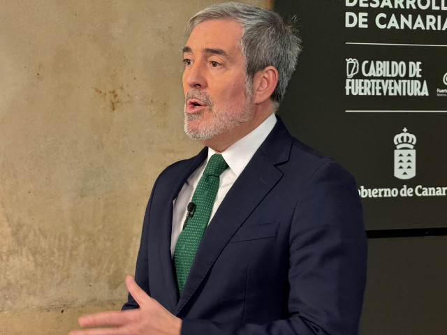 Archivo - El presidente de Canarias, Fernando Clavijo, en su tradicional discurso de Fin de Año