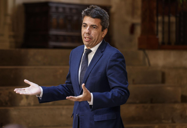 El presidente de la Generalitat valenciana, Carlos Mazón, En el Palau de la Generalitat, a 11 de febrero de 2025, en Valencia, Comunidad Valenciana (España).