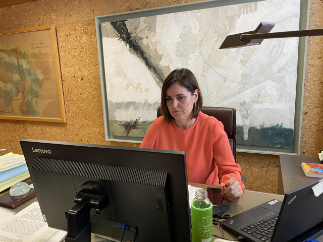 Archivo - La diputada independiente del grupo del PP de las Cortes de Aragón, Elena Allué.