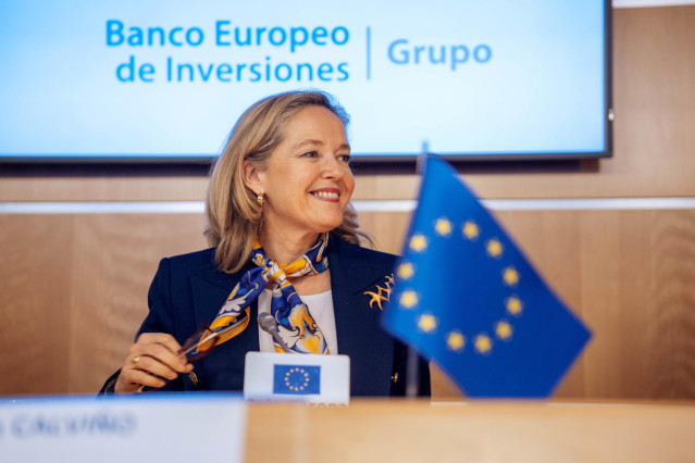 La presidenta del Banco Europeo de Inversiones (BEI), Nadia Calviño, presenta en una rueda de prensa los resultados anuales del Grupo BEI en España (2024), en la Comisión Europea de Madrid, a 19 de febrero de 2025, en Madrid (España). Calviño ha alertado