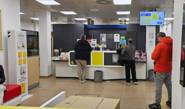 Archivo - Imagen de una oficina de Correos.