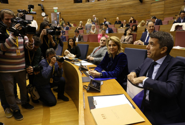 El 'president' de la Generalitat, Carlos Mazón, en la sesión de control este jueves en Les Corts