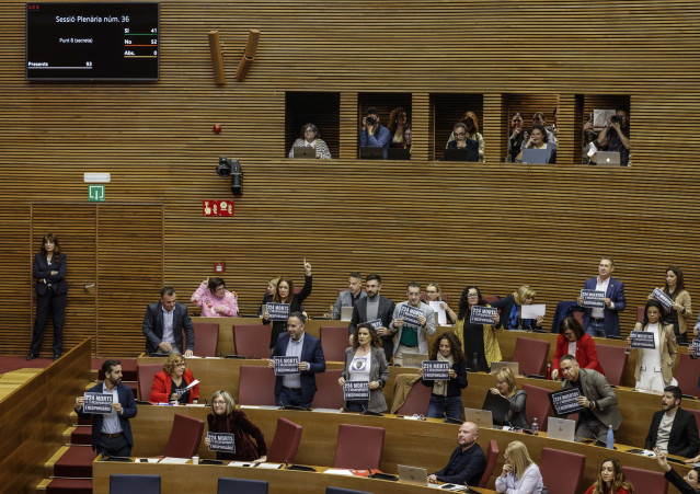 Les Corts rechazan la propuesta de Compromís que reclama la dimisión de Mazón por su gestión de la dana