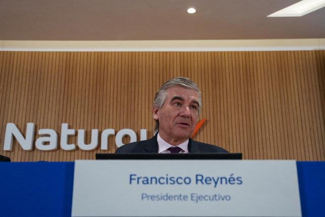 El presidente de Naturgy, Francisco Reynés, ofrece una rueda de prensa para presentar los resultados del 2024, en la sede de Naturgy, a 20 de febrero de 2025, en Madrid (España). Naturgy obtuvo un beneficio neto de 1.901 millones de euros en 2024, lo que