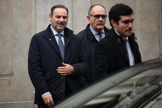 El ex ministro de Transportes José Luis Ábalos sale de declarar al Tribunal Supremo, a 20 de febrero de 2025, en Madrid (España).
