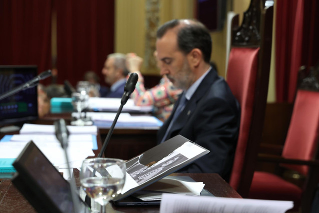 Archivo - El presidente del Parlament, Gabriel Le Senne, durante una sesión plenaria.
