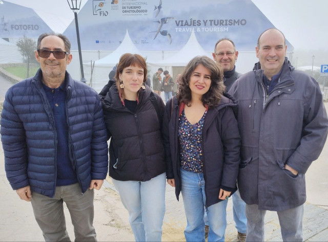 La portavoz de Unidas por Extremadura, Irene de Miguel, durante su visita a FIO 2025.