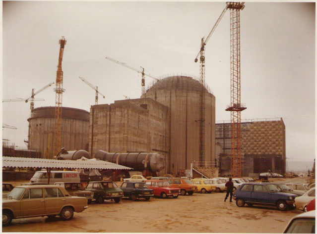 Archivo - Central Nuclear de Almaraz en su contrucción