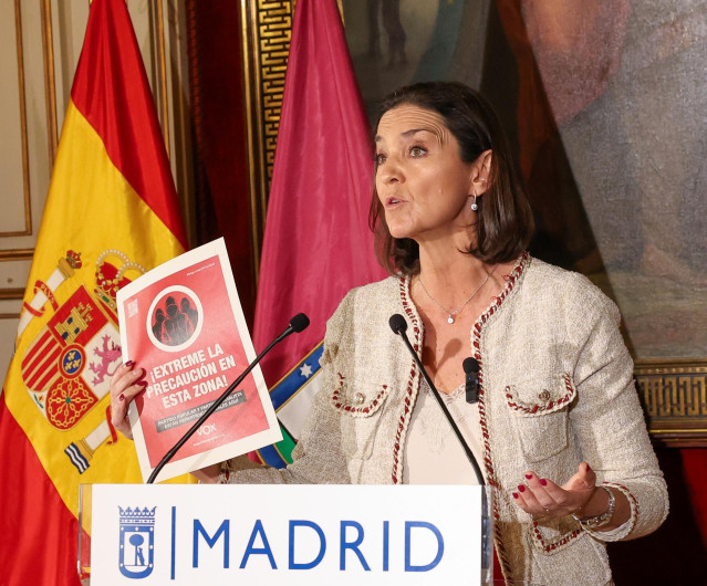 La portavoz del PSOE en el Ayuntamiento de Madrid, Reyes Maroto, durante una rueda de prensa posterior al Consejo y la Junta Local de Seguridad de la ciudad, en la Casa de la Villa, a 17 de febrero de 2025, en Madrid (España).