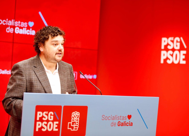 Archivo - El portavoz de la ejecutiva del PSdeG, Julio Torrado.