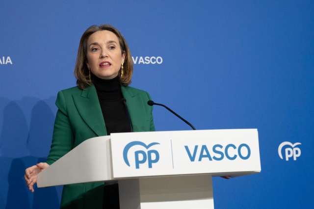 La secretaria general del PP, Cuca Gamarra, durante una rueda de prensa en Bilbao