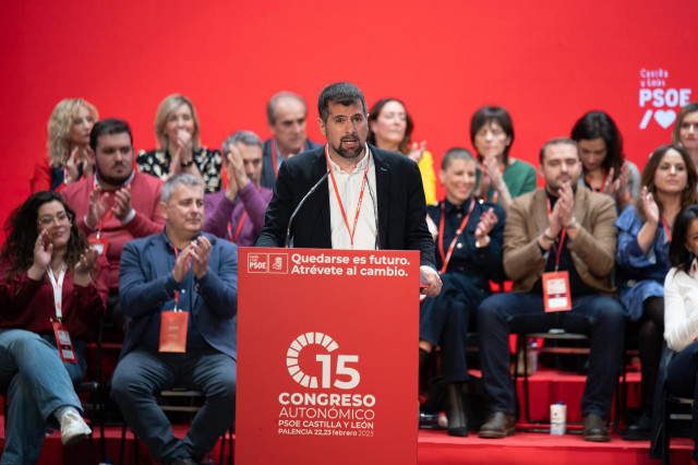 El secretario autonómico saliente del PSOE, Luis Tudanca, en el 15 Congreso autonómico en el que se designó a Carlos Martínez nuevo líder socialista en Castilla y León.