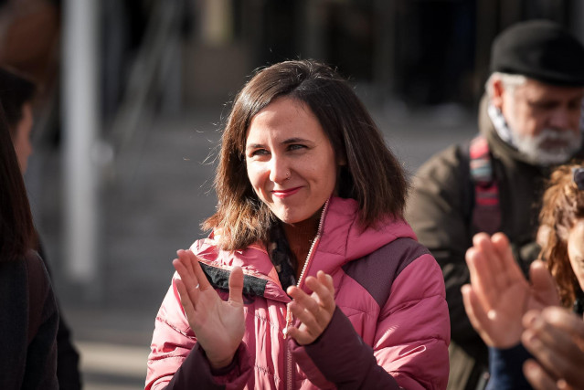 (I-D) La secretaria general de Podemos, Ione Belarra, a su llegada, a los Juzgados de Plaza de Castilla, a 28 de enero de 2025, en Madrid (España).