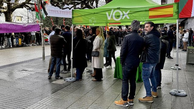 Mesa informativa de Vox en Renteria