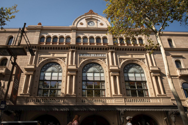 Archivo - Fachada del Teatre del Liceu, a 13 de septiembre de 2023, en Barcelona, Catalunya (España).