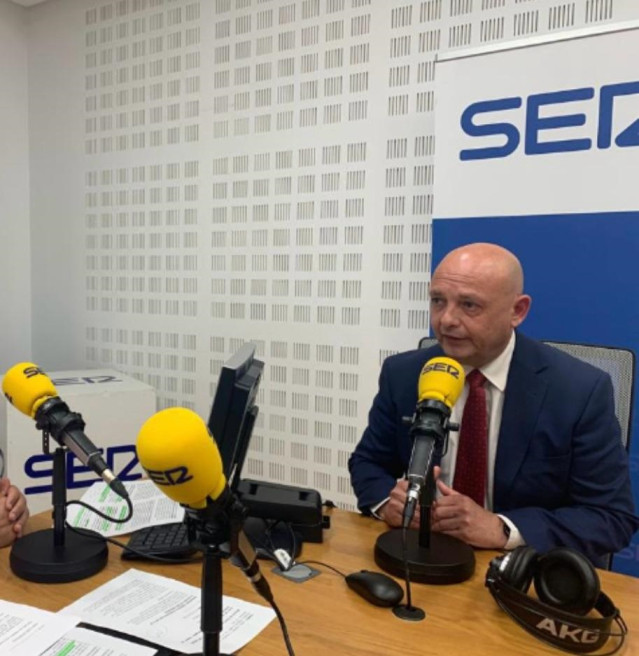 El secretario de Organización del PSOE-A, Francisco Rodríguez, en una entrevista en la Cadena SER.