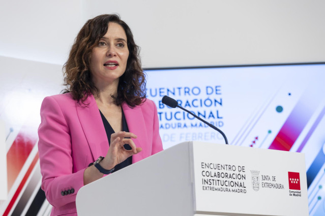 La presidenta de la Junta de Extremadura, María Guardiola, se reúne con la presidenta de la Comunidad de Madrid, Isabel Díaz Ayuso, en la primera jornada de su viaje institucional a Extremadura,