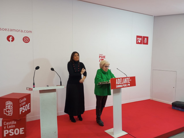Archivo - Ana Sánchez e Inmaculada García Rioja, esta mañana en la sede del PSOE de Zamora
