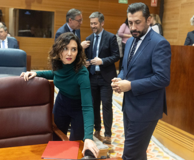 La presidenta de la Comunidad de Madrid, Isabel Díaz Ayuso, y el portavoz del PP en la Asamblea de Madrid, Carlos Díaz-Pache.