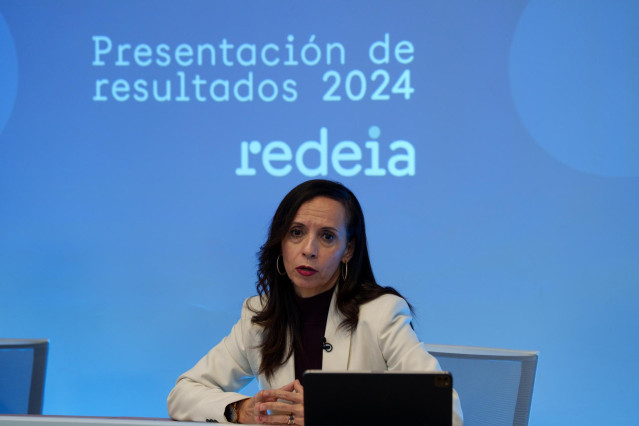 La presidenta de Redeia, Beatriz Corredor, durante la presentación de resultados de Redeia, a 26 de febrero de 2025, en Alcobendas, Madrid (España). Redeia obtuvo un beneficio neto de 368,4 millones de euros en 2024, lo que representa una caída del 46,6%