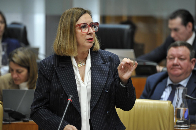 La consejera de Agricultura, Ganadería y Desarrollo Sostenible, Mercedes Morán, en su intervención en el Pleno de la Asamblea.