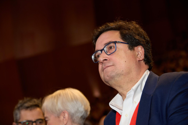 El secretario general del PSOE-M, Óscar López, durante el 15º Congreso Regional del PSOE-M, en la Universidad Carlos III, a 1 de febrero de 2025, en Leganés, Madrid (España). El PSOE-M celebra hoy y mañana, 2 de febrero, su 15º Congreso Regional, durante