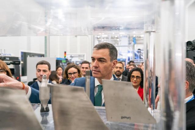 El presidente del Gobierno, Pedro Sánchez, durante la inauguración del centro de fabricación aeroespacial avanzada (ADMIRE) de ITP Aero, en el Parque Tecnológico nº300, a 27 de febrero de 2025, en Zamudio, Vizcaya, País Vasco (España). La empresa ITP Aero