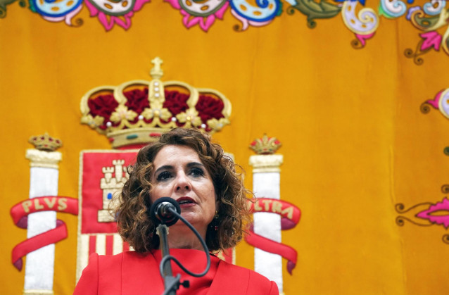 La vicepresidenta primera del Gobierno y ministra de Hacienda, María Jesús Montero, atiende a los medios en Málaga.