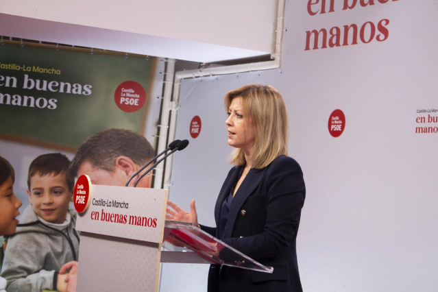 La portavoz del grupo socialista en las Cortes regionales, Ana Isabel Abengózar