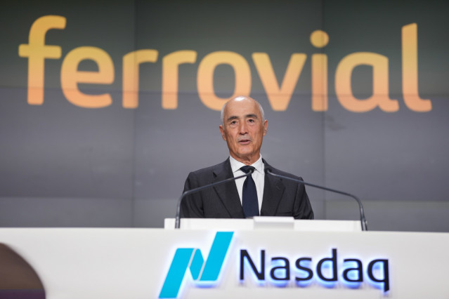 Archivo - El presidente de Ferrovial, Rafael del Pino, en el acto de toque de campana en la Bolsa de Nueva York el pasado mes de mayo