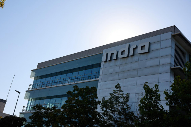 Archivo - Fachada de la sede de Indra, en la calle Avenida de Bruselas 35, a 8 de agosto de 2022, en Madrid (España).
