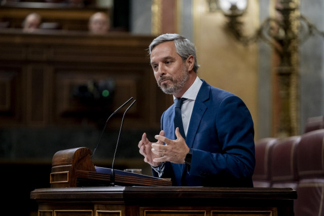 Archivo - El diputado del PP, Juan Bravo, interviene durante una sesión plenaria en el Congreso de los Diputados, a 26 de septiembre de 2024, en Madrid (España).
