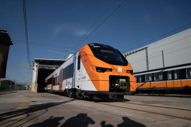Archivo - Un nuevo tren de Rodalies en la fábrica de Alstom