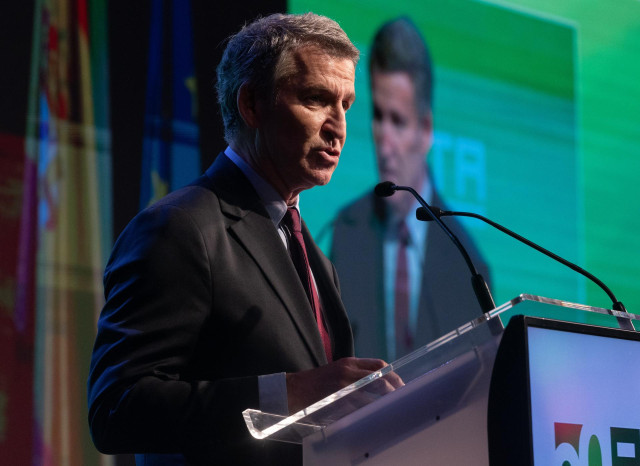 El presidente del PP, Alberto Núñez Feijóo, interviene durante la asamblea electoral de la Federación Nacional de Asociaciones de Trabajadores Autónomos (ATA), en el Hotel Meliá Castilla, a 3 de marzo de 2025, en Madrid (España).