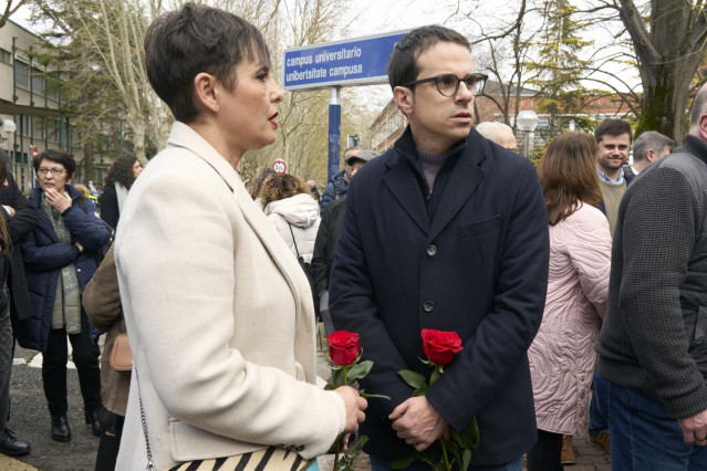 El líder de EH Bildu en el Parlamento Vasco, Pello Otxandiano, y la concejal de Vitoria-Gasteiz Rocío Vitero,.