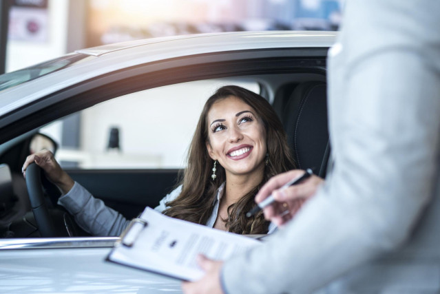 Archivo - El canal de 'Rent a Car' obtuvo en febrero una subida del 10,95% en matriculaciones, según Feneval.